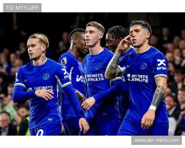 切尔西凭借阵容深度在双线作战中展现明显优势助力争夺多个冠军